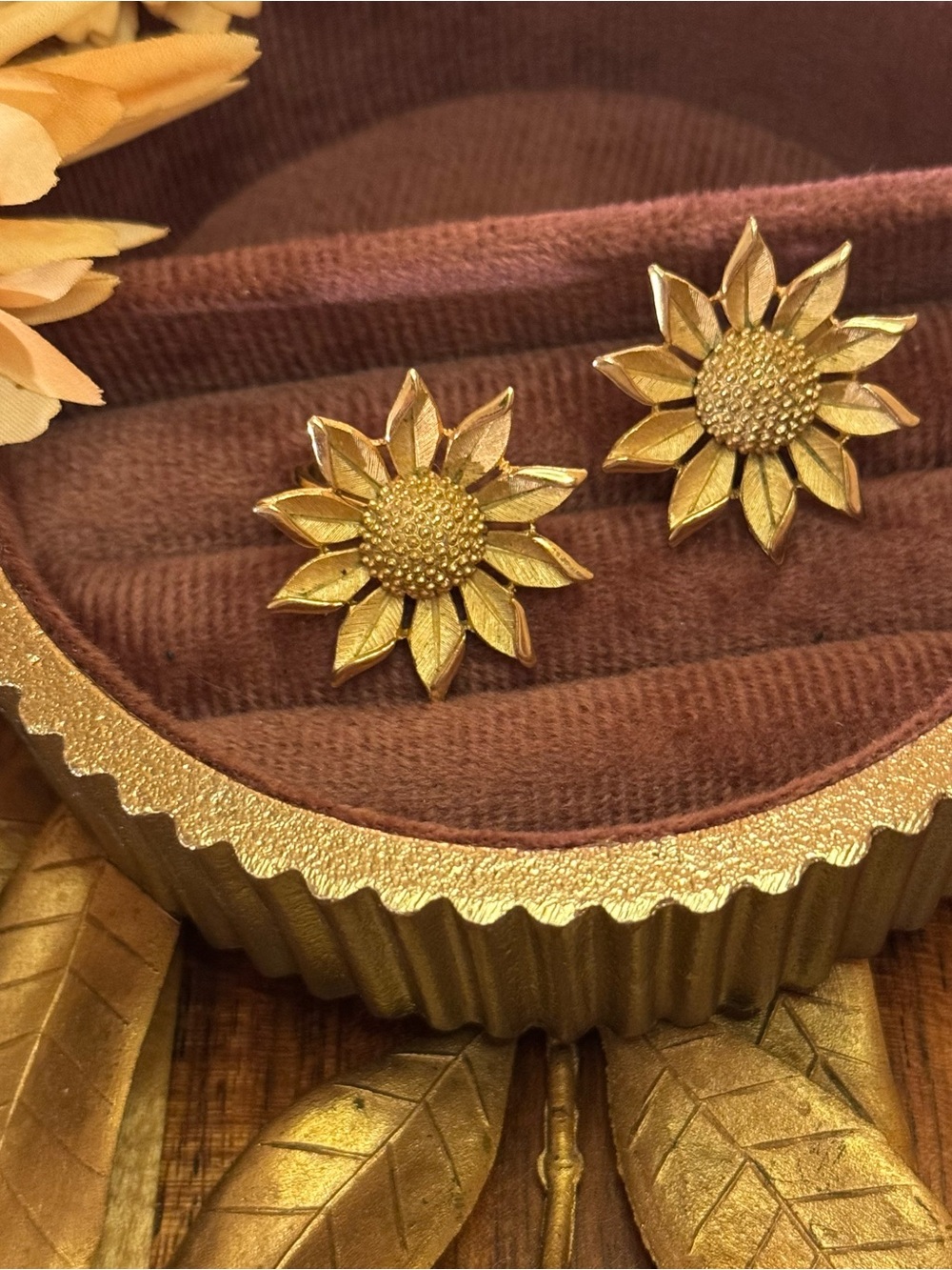 Gold Sunflower Vintage Earrings - Picture 10 of 14